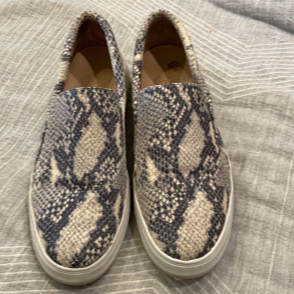 Vince Camuto leather slip ons sz. 9.5